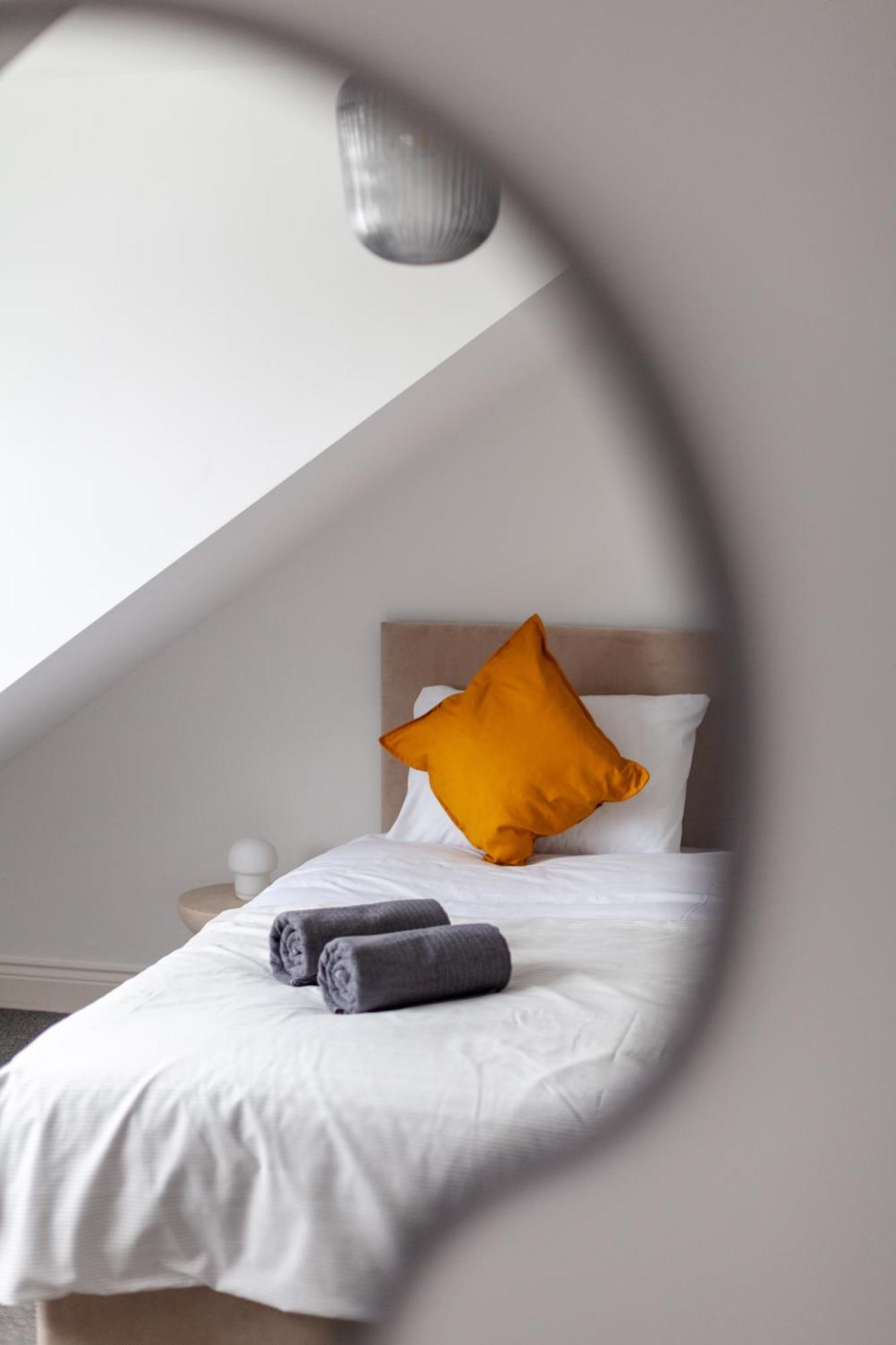 Arte Stays Serviced Houses Stratford - 3 Bedrooms 2 Bathrooms Houses London, Stratford, Maryland, Free Parking, Garden, Weekly Or Monthly Stays - Up To 8 Guests 외부 사진