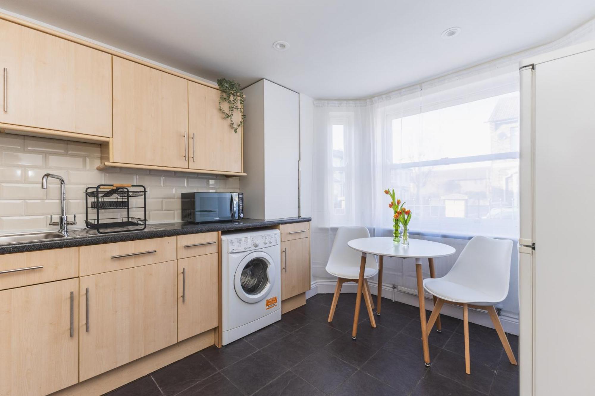 Arte Stays Serviced Houses Stratford - 3 Bedrooms 2 Bathrooms Houses London, Stratford, Maryland, Free Parking, Garden, Weekly Or Monthly Stays - Up To 8 Guests 외부 사진