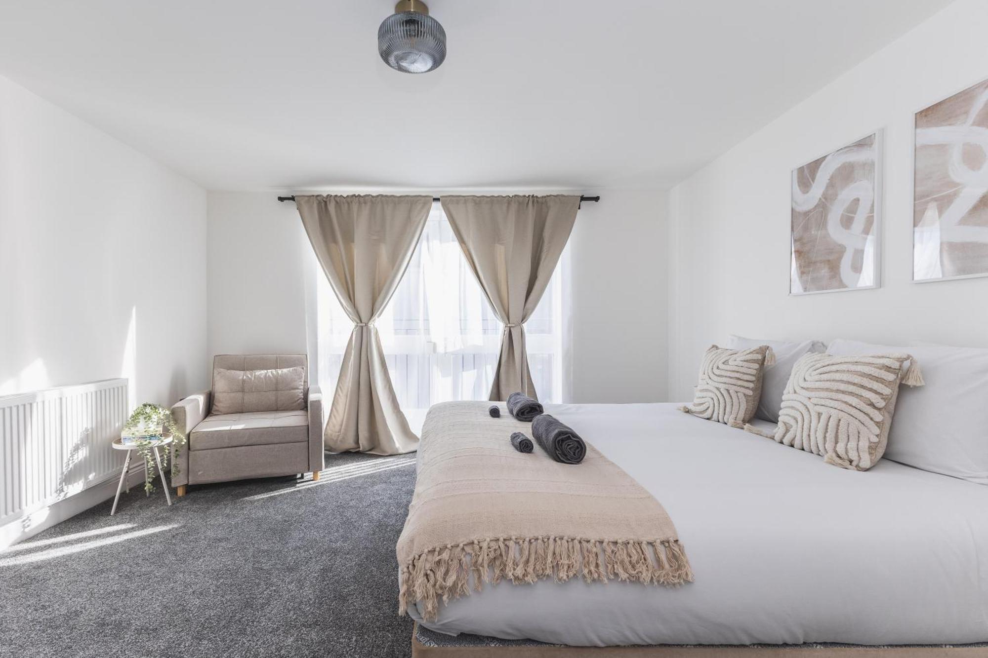 Arte Stays Serviced Houses Stratford - 3 Bedrooms 2 Bathrooms Houses London, Stratford, Maryland, Free Parking, Garden, Weekly Or Monthly Stays - Up To 8 Guests 외부 사진