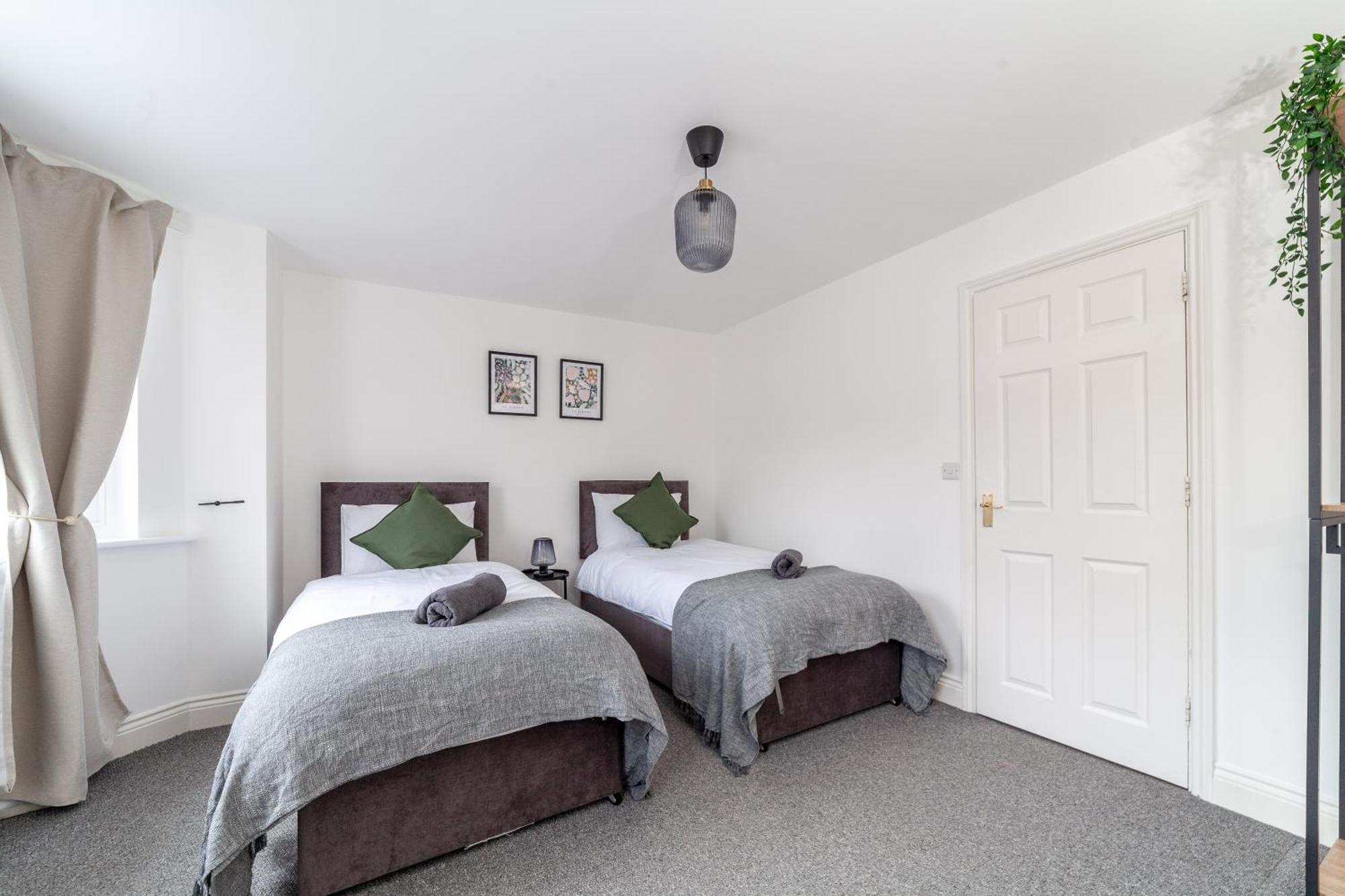 Arte Stays Serviced Houses Stratford - 3 Bedrooms 2 Bathrooms Houses London, Stratford, Maryland, Free Parking, Garden, Weekly Or Monthly Stays - Up To 8 Guests 외부 사진